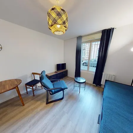 Apartment Amenage Et Equipe Secteur Universite, Avec Terrasse *